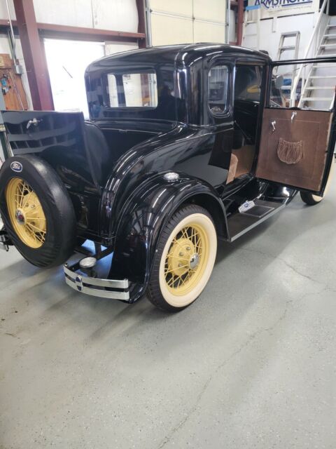 Ford Model A Deluxe Coupe 1931 image number 4