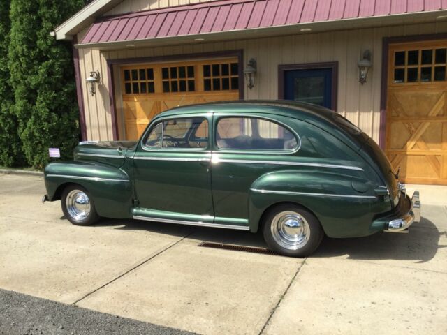 Ford Super Deluxe 1946 image number 2