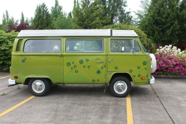 Volkswagen Bus/Vanagon 1976 image number 18