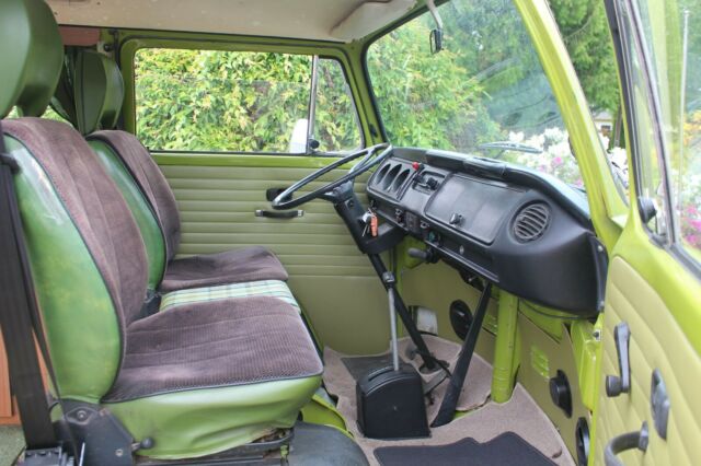 Volkswagen Bus/Vanagon 1976 image number 6