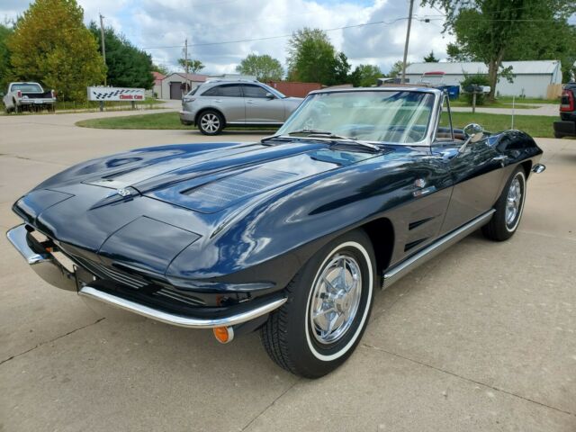 Chevrolet Corvette 1963 image number 12