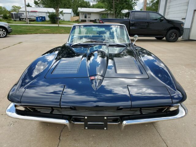 Chevrolet Corvette 1963 image number 13