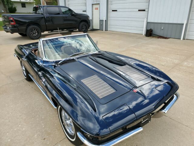 Chevrolet Corvette 1963 image number 14