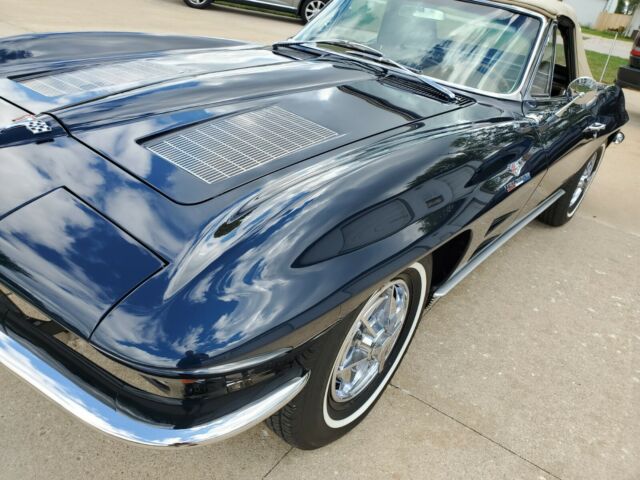 Chevrolet Corvette 1963 image number 27