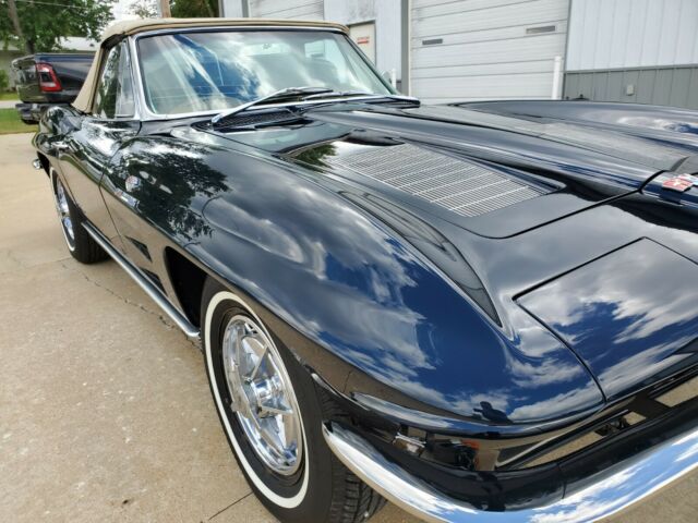 Chevrolet Corvette 1963 image number 29