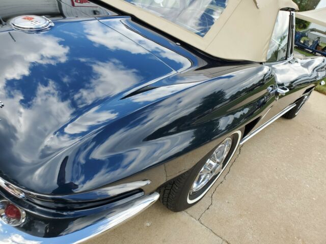 Chevrolet Corvette 1963 image number 30