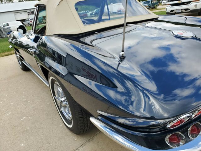 Chevrolet Corvette 1963 image number 31