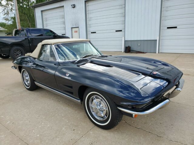 Chevrolet Corvette 1963 image number 32