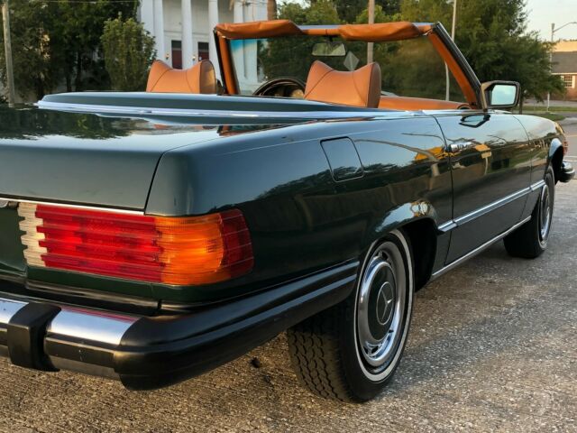 Mercedes-Benz SL-Class 1976 image number 33