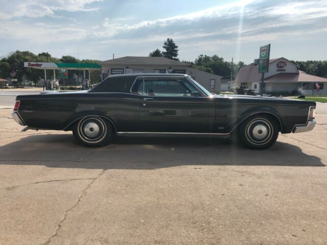 Lincoln Continental 1970 image number 14