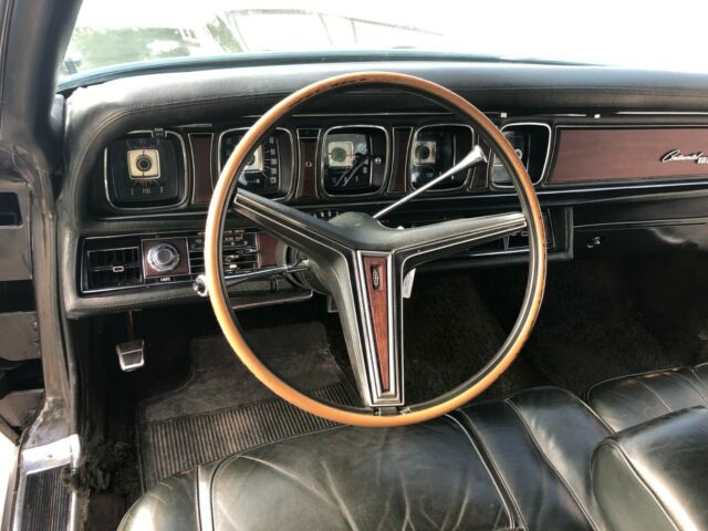 Lincoln Continental 1970 image number 9