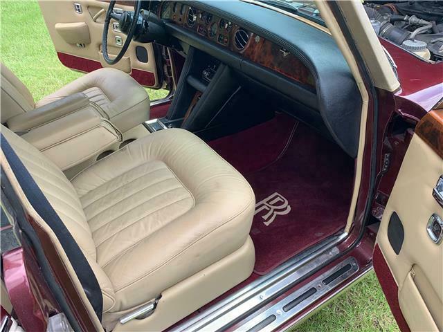 Rolls-Royce Silver Shadow LWB 1971 image number 15