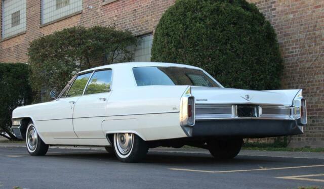 Cadillac Calais Sedan 1965 image number 2