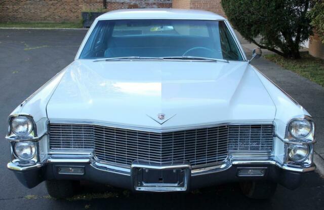 Cadillac Calais Sedan 1965 image number 31