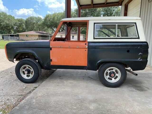 Ford Bronco 1973 image number 1