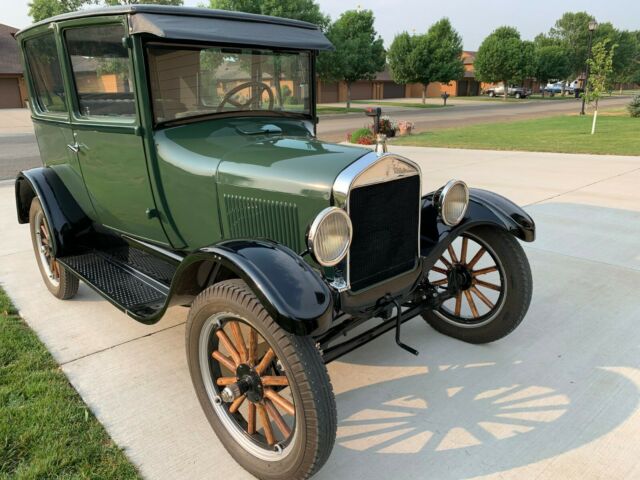 Ford Model T 1926 image number 1