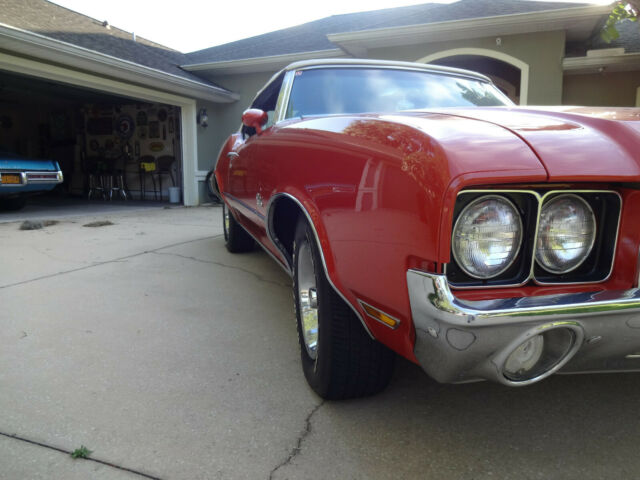 Oldsmobile Cutlass Supreme Classic 1972 image number 25