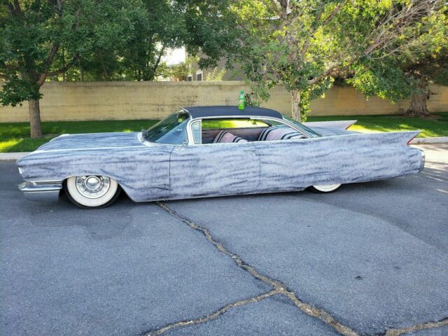 Cadillac DeVille Coupe 1960 image number 0