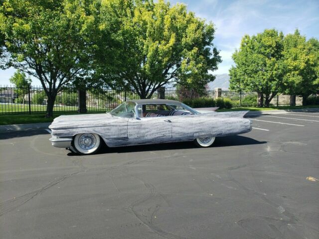 Cadillac DeVille Coupe 1960 image number 20