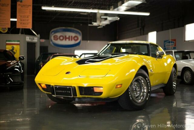 Chevrolet Corvette 1975 image number 18