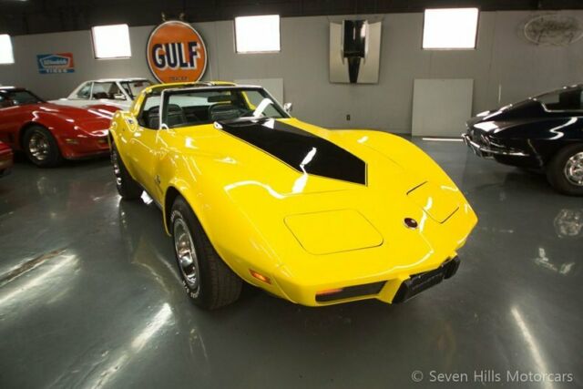 Chevrolet Corvette 1975 image number 22