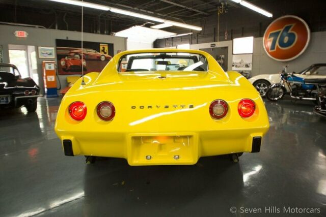 Chevrolet Corvette 1975 image number 8