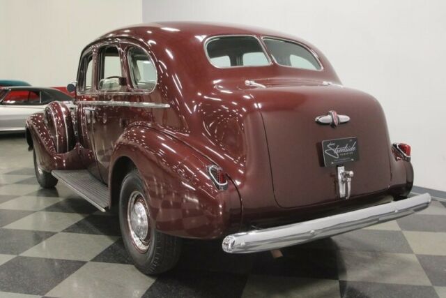 Buick Series 80 1940 image number 10