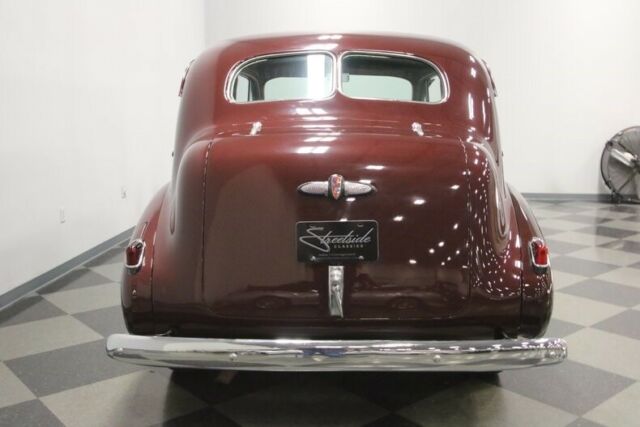 Buick Series 80 1940 image number 11