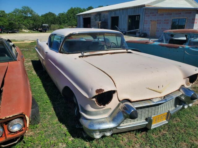 Cadillac DeVille 1957 image number 13