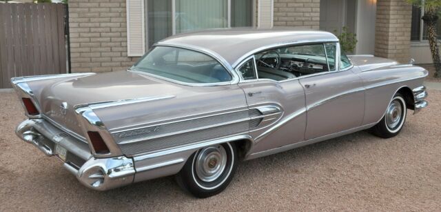 Buick Roadmaster 1958 image number 3