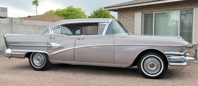 Buick Roadmaster 1958 image number 4