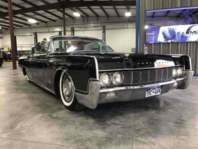 Lincoln Continental 1967 image number 11