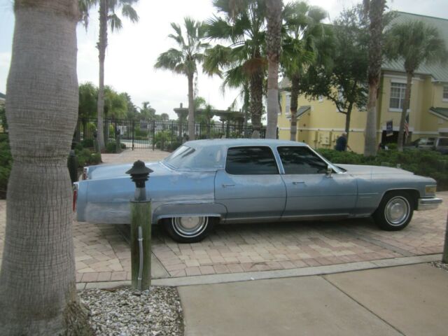 Cadillac Fleetwood 1976 image number 16