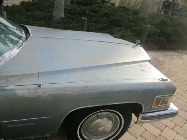 Cadillac Fleetwood 1976 image number 21