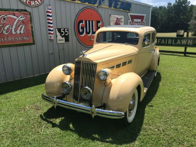 Packard Deluxe Eight 1937 image number 0