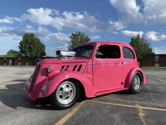 Ford Anglia 1948 image number 1