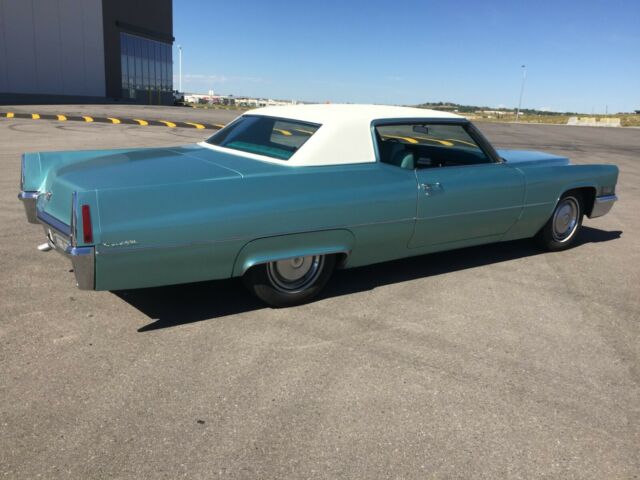 Cadillac DeVille 1970 image number 2