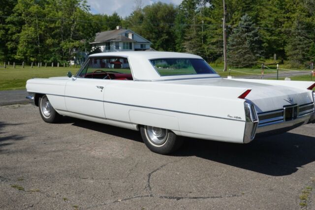 Cadillac DeVille Coupe 1964 image number 0