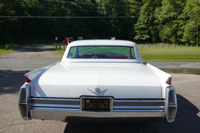 Cadillac DeVille Coupe 1964 image number 20