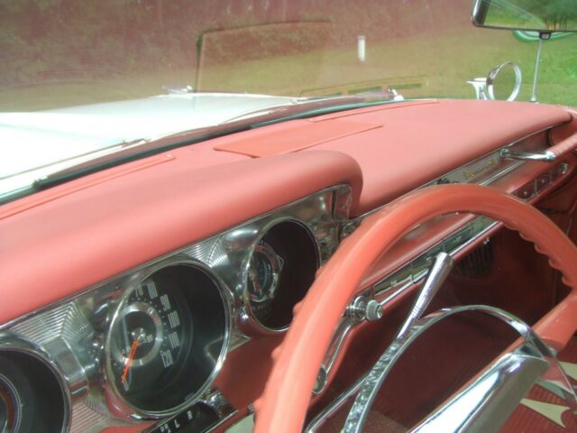 Pontiac Bonneville 1959 image number 11