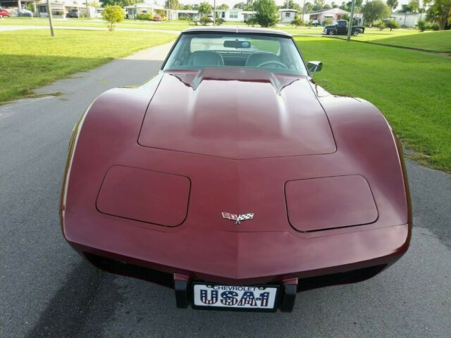 Chevrolet Corvette 1977 image number 11