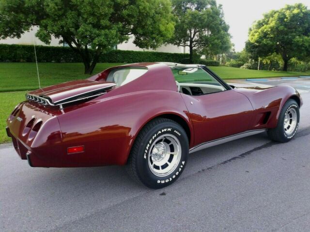 Chevrolet Corvette 1977 image number 14