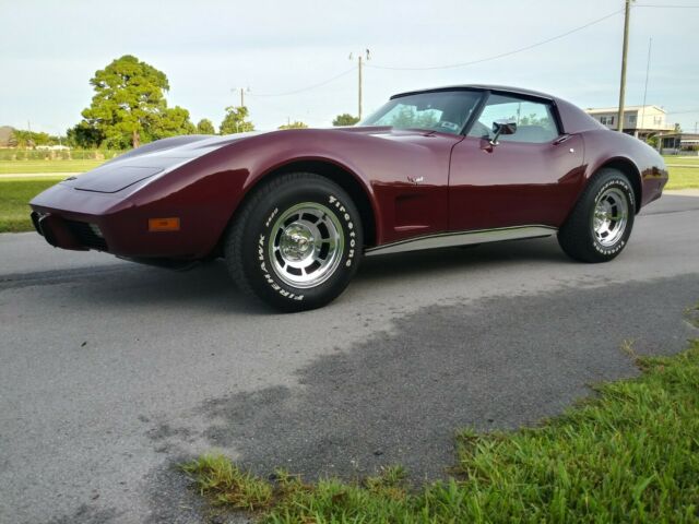 Chevrolet Corvette 1977 image number 2