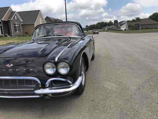 Chevrolet Corvette 1961 image number 34