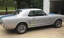 Ford Mustang 1966 image number 18