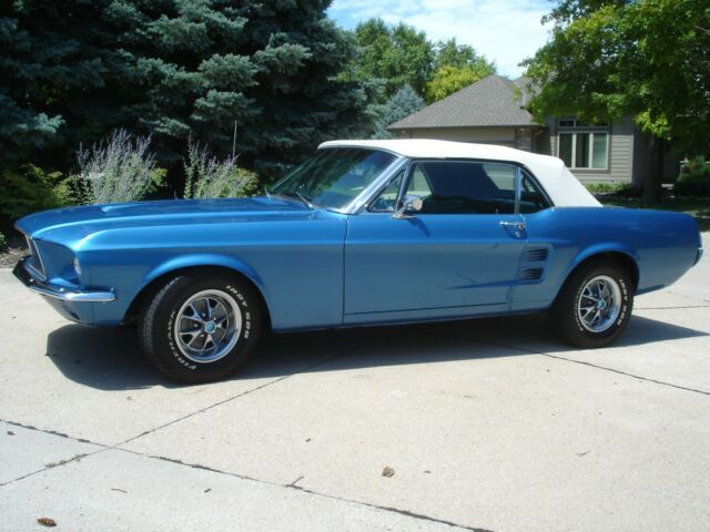 Ford Mustang 1967 image number 29