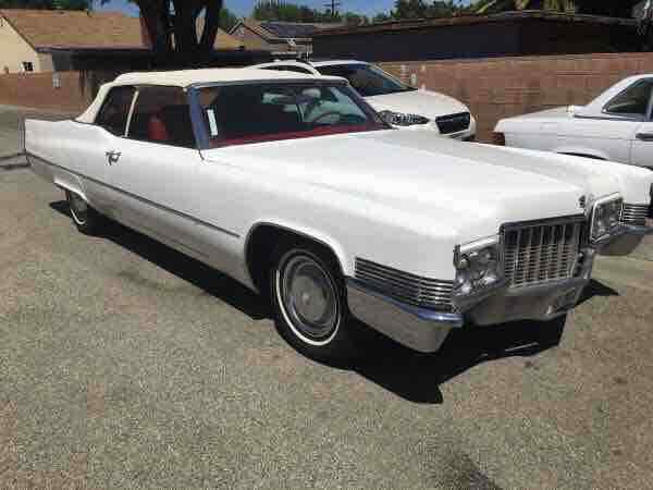 Cadillac Coupe Deville 1970 image number 2