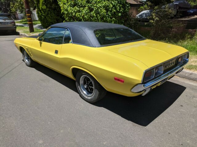 Dodge Challenger 1972 image number 19