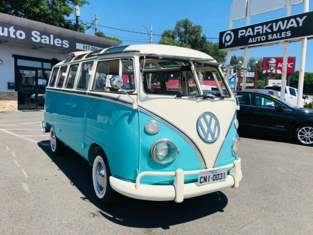 Volkswagen Bus/Vanagon 1972 image number 1