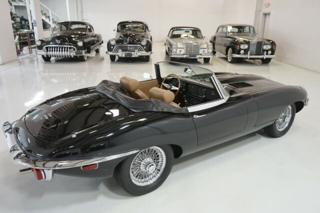 Jaguar E-Type 1970 image number 32